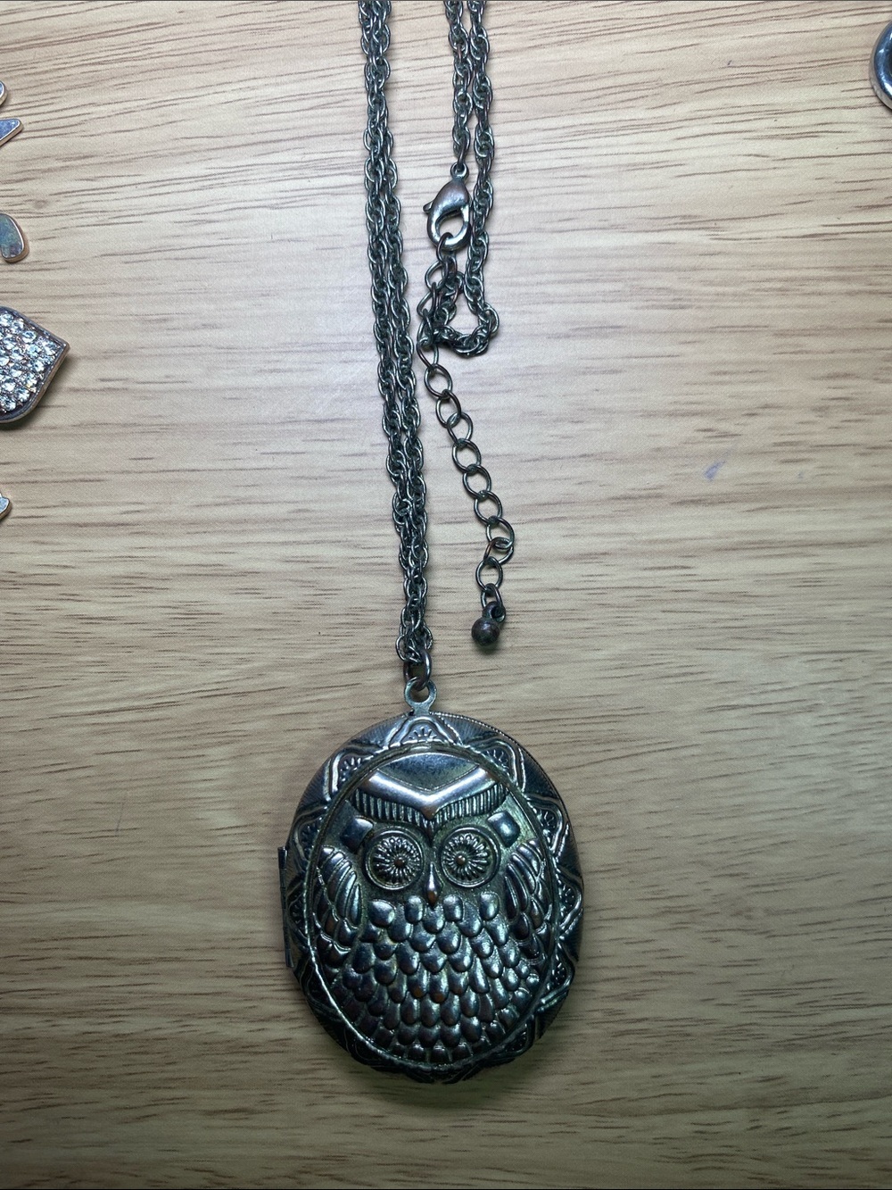 Moschino Silver Owl Pendant Necklace, Maison Miru silver & Charm Letter Bracelet - Picture 3 of 7